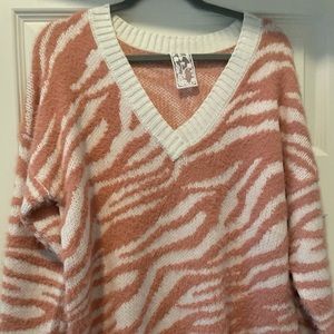 Sadie & Sage pink zebra sweater M